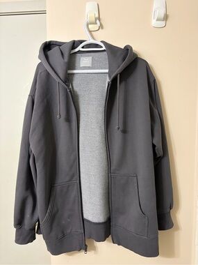 Aritzia Tna Cozy Fleece-Lined Black Zip Hoodie